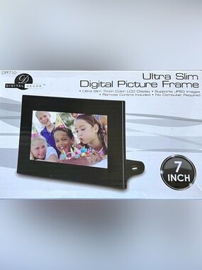 Ultra Slim 7-Inch Digital Picture Frame - Black